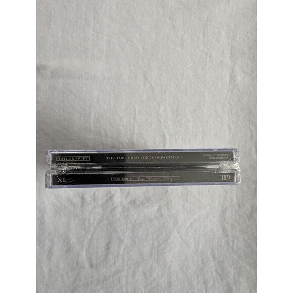 Taylor Swift The Tortured Poets Department Deluxe CD The Black Dog TTPD - Picture 13 of 14